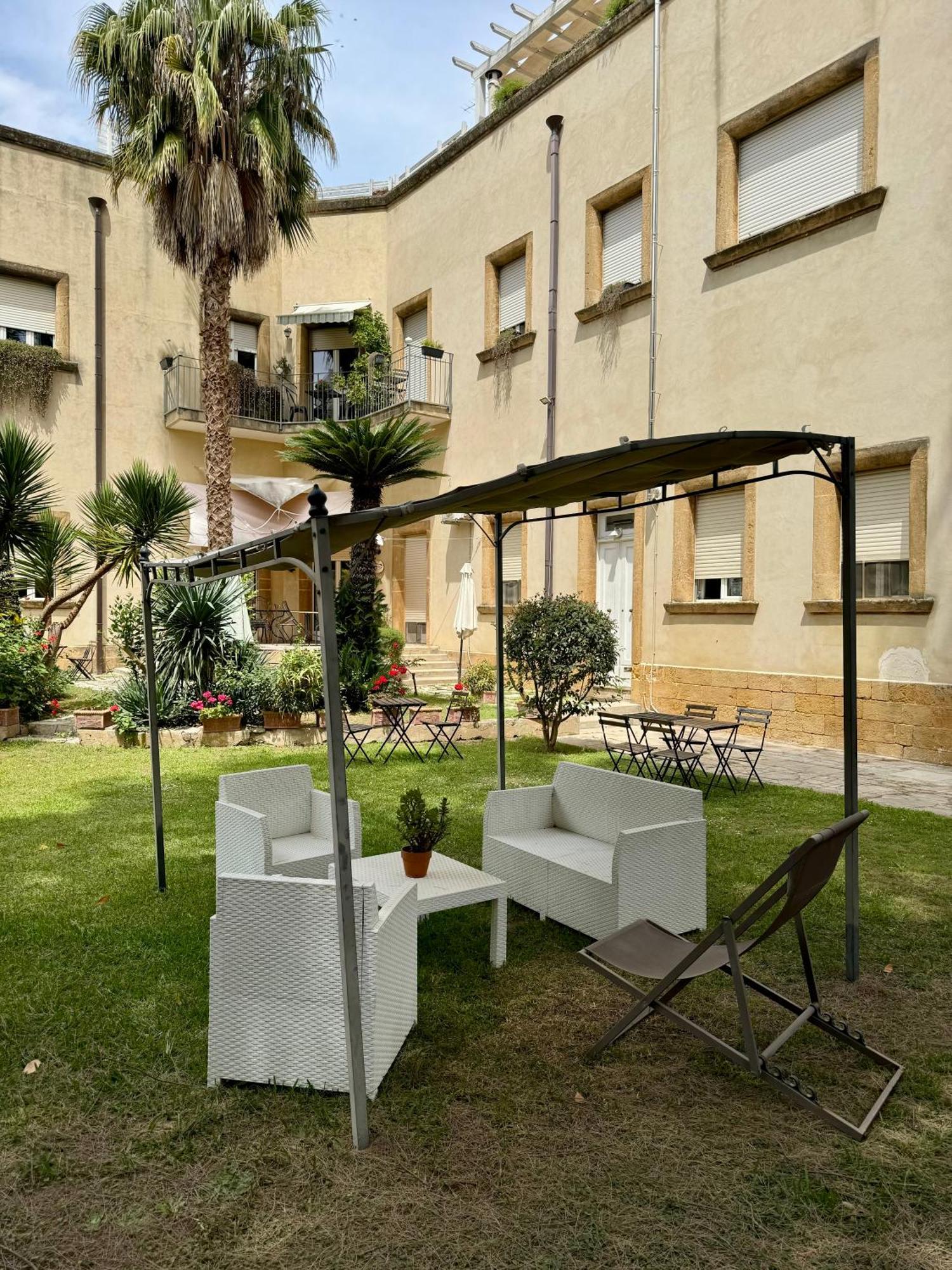Aedes B&B Il Giardino Dei Sogni Lecce Exterior photo